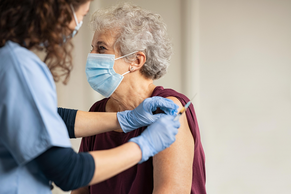 В Ростовской области ввели обязательную вакцинацию для людей старше 60 лет В Ростовской области ввели обязательную вакцинацию для людей старше 60 лет