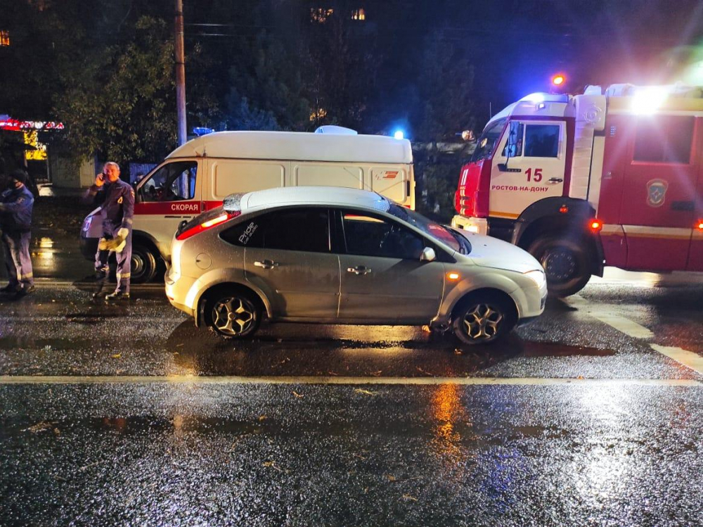 Мужчина скончался на месте аварии в Ростове Мужчина скончался на месте аварии в Ростове
